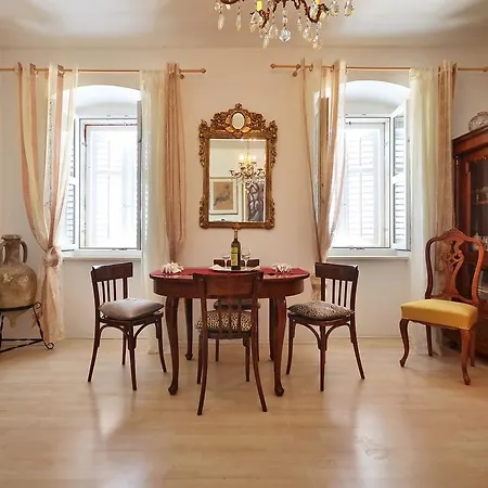 Apartament Pere S Mora *